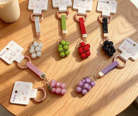 Full Rhinestone Mushroom Keychain, Cute Bling Bag Charm, Multi‑color Creative Gift, Car Key Pendant Wholesale