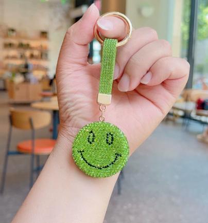 Full Rhinestone Smiley Face Keychain, Colorful Rhinestone‑encrusted Emoji Charm, Fashion Cute Bag Pendant for Girls, Mixed Wholesale In‑stock